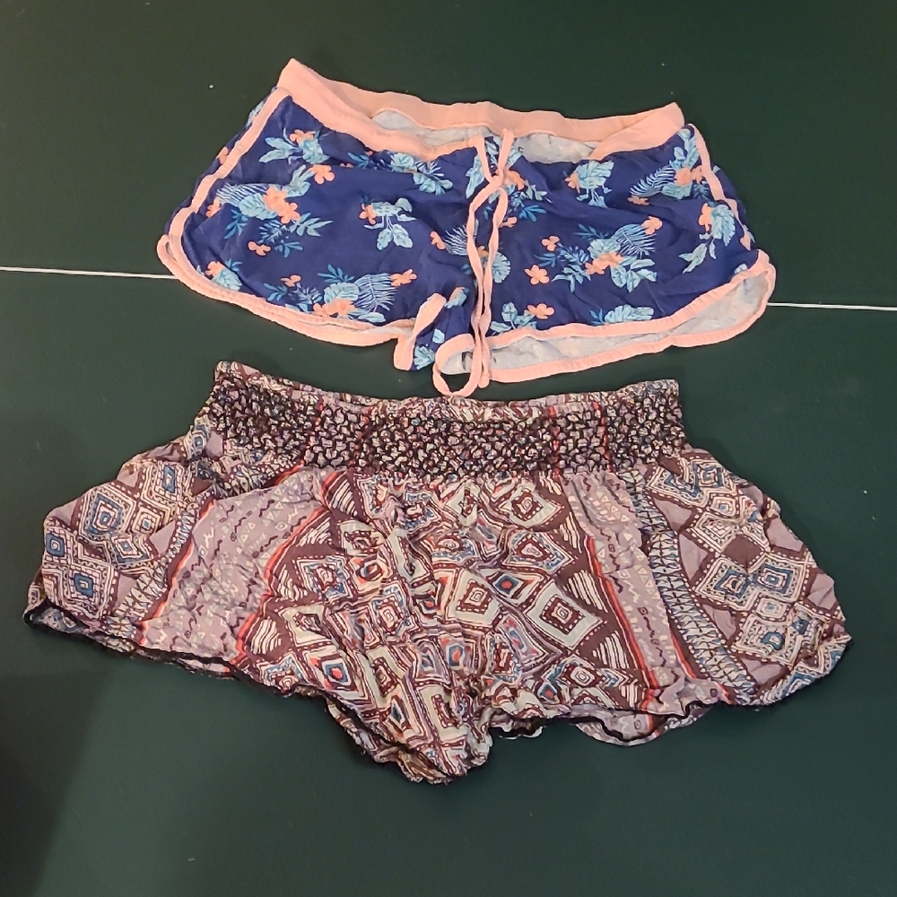 Angie Multicolor Patterned Shorts - Picture 2 of 4